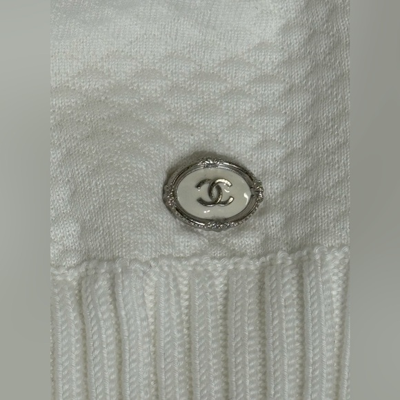 New  Chanel White 3/4 Sleeve Sweater - Picture 11 of 12
